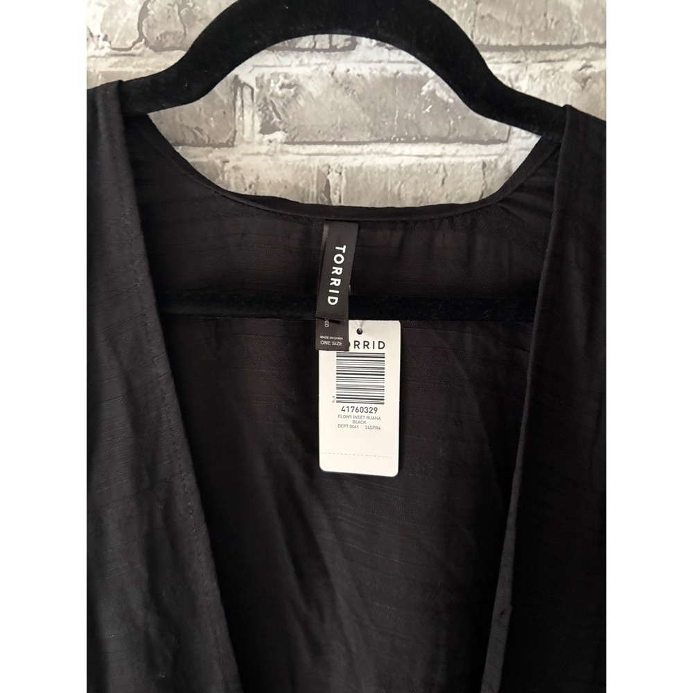 Flowy Inset‎ Ruana - Picture 4 of 5